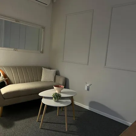 Aureus * موستار