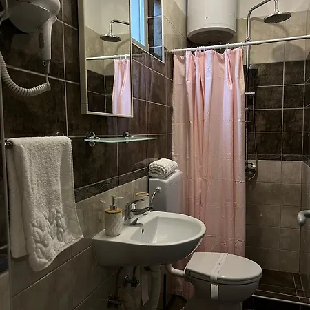 Aureus شقة موستار